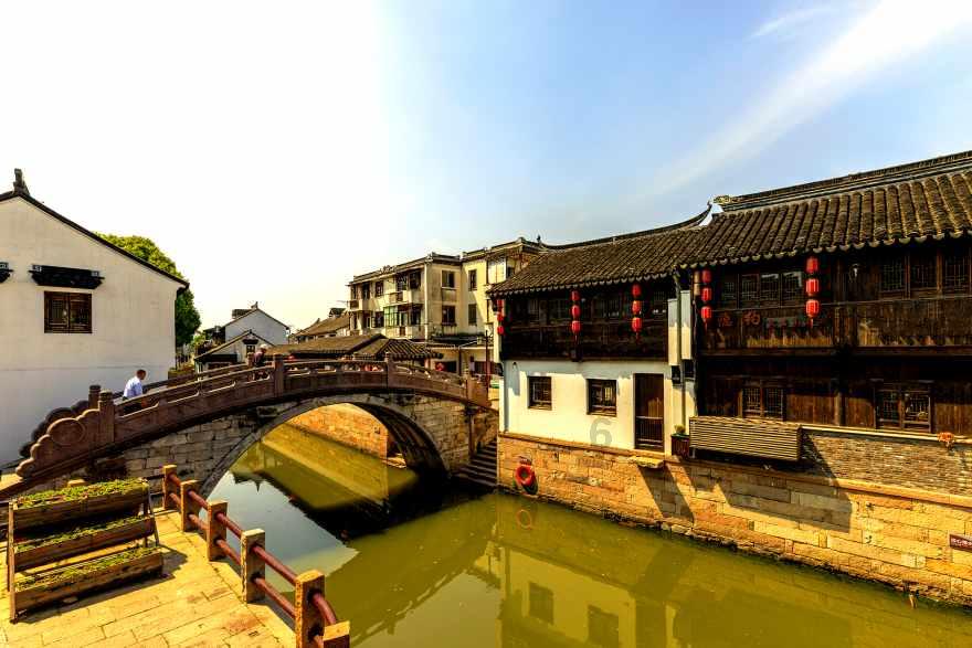 被斗鱼索赔的女大学生仲裁无效申请被法院驳回,将面临600...